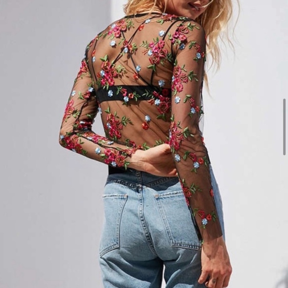 UO Mesh Embroidered Floral Cropped Long Sleeve Y2K Blouse Black Small - Picture 4 of 9
